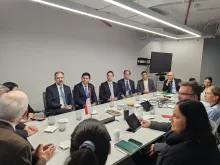Superintendente de Pensiones visita oficinas del Fondo Autónomo 